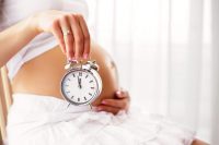 9 motive care te vor convinge că este recomandat să naști la termen