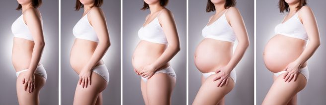 Colaj cu mai multe burtici de femei insarcinate in diferite stadii ale sarcinii