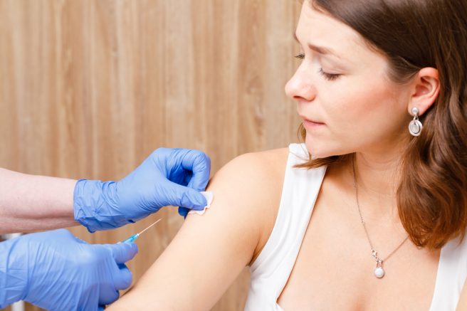 femeie-insarcinata-a-fost-vaccinata-antitetanos