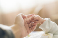 Ce nu se spune despre fertilizare in vitro – mama care a ales recunoștința în locul epuizării