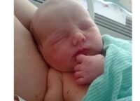 Durerea de cap după naștere care s-a dovedit a fi o hemoragie spinală: „Nu puteam suporta durerea”