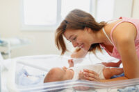 Vocea mamei: o superputere pentru dezvoltarea limbajului la bebelușii prematuri